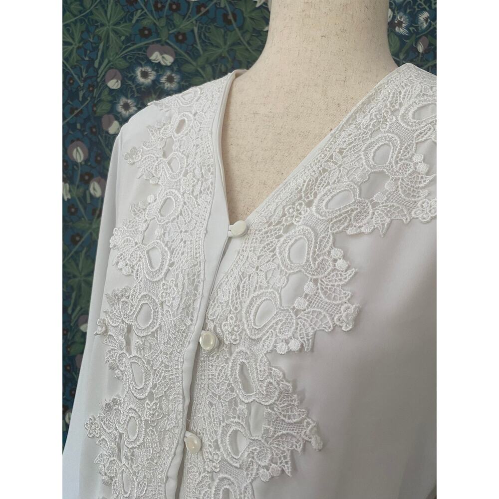 Vintage white blouse with lace appliqué, size L - Picture 4 of 6